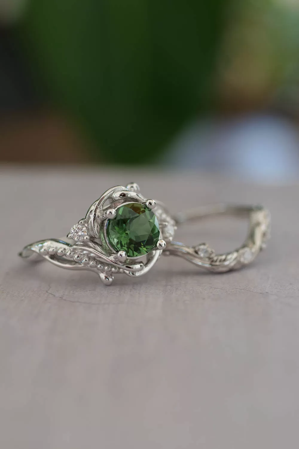 1 carat green tourmaline bridal ring set / Undina