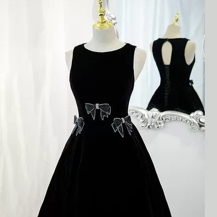 A line Black Knee Length Prom Dresses SH181