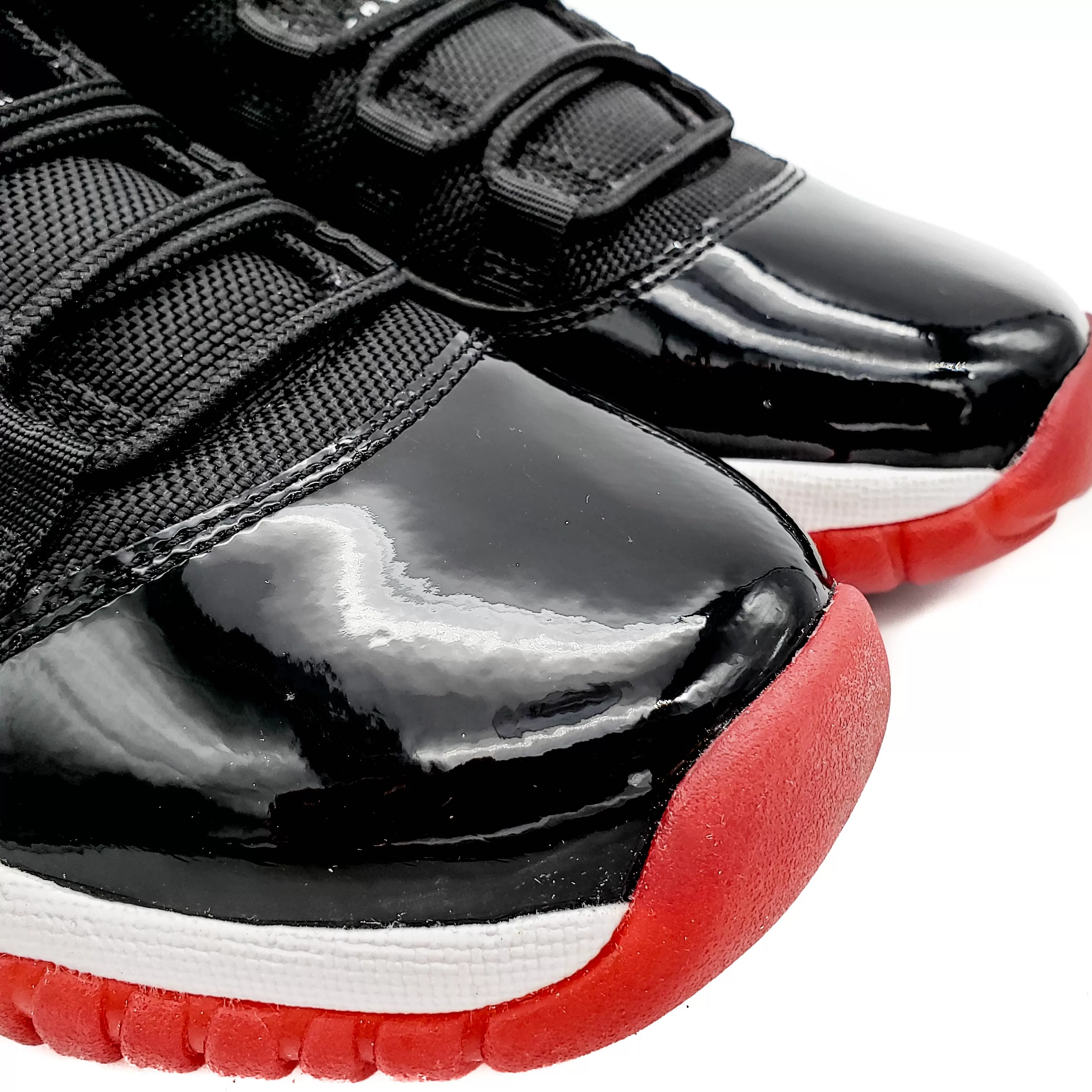 AIR JORDAN 11 LOW BRED GS (YOUTH) 2015