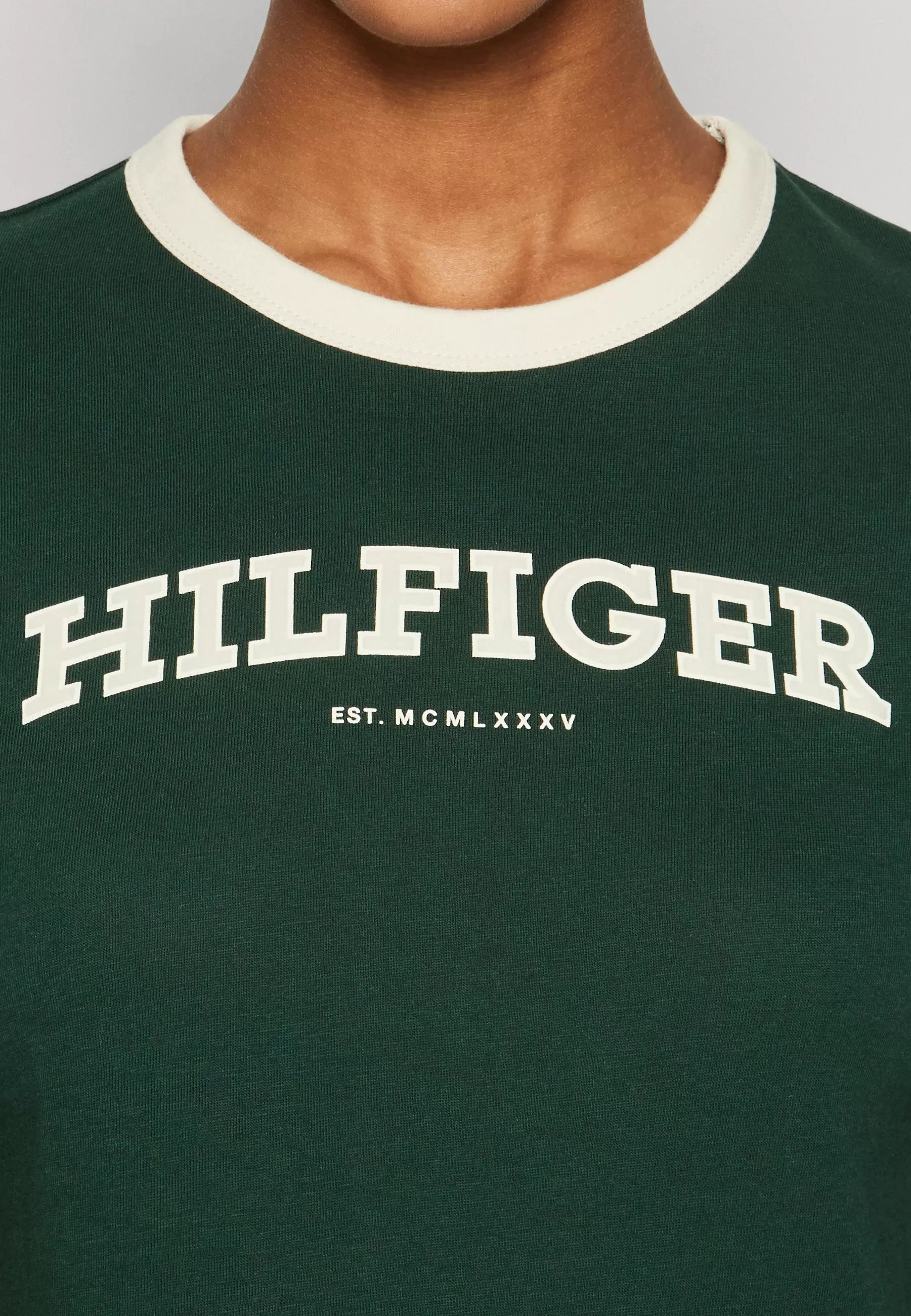 HILFIGER MONOTYPE FLOCKED LOGO T-SHIRT