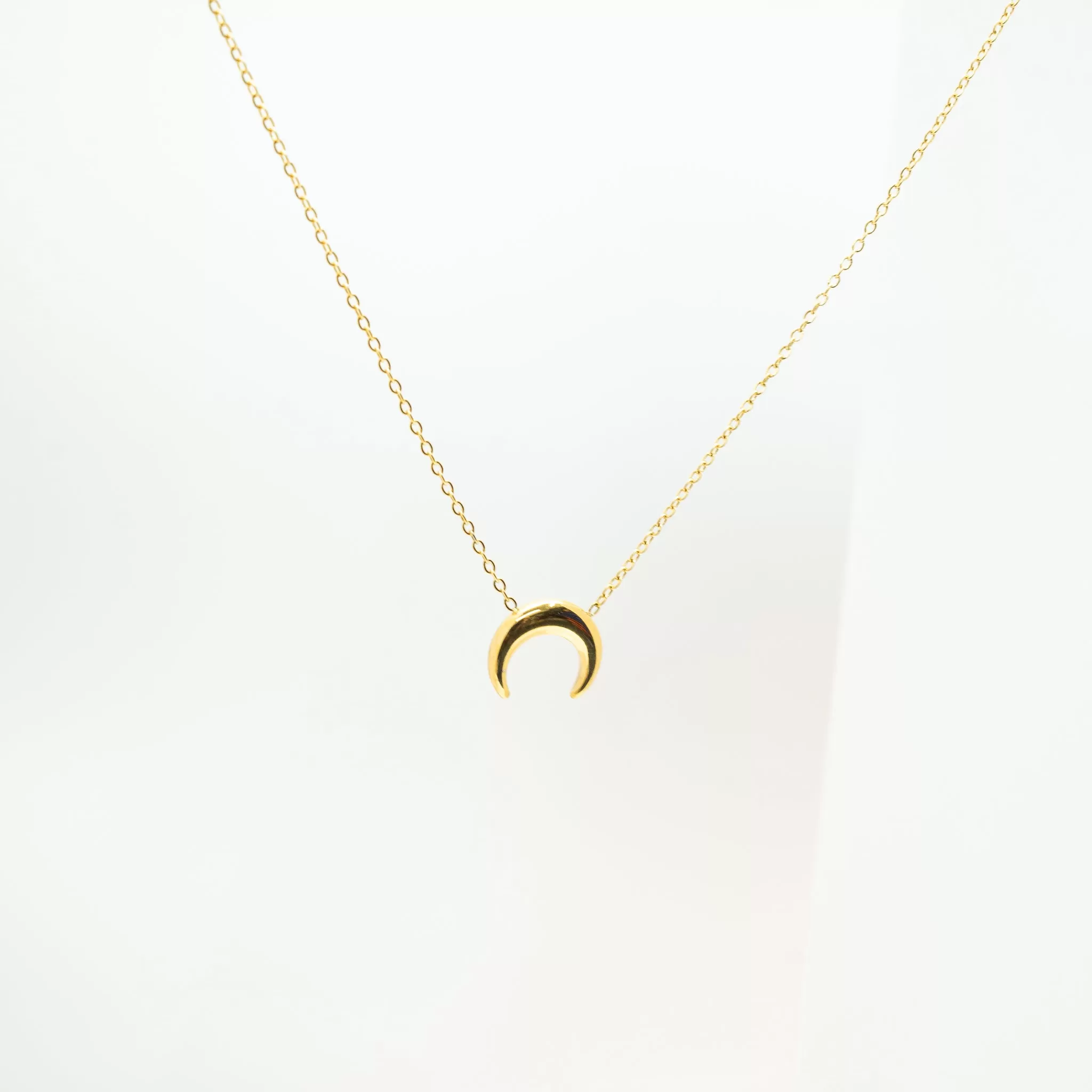 Minimal Crescent Necklace