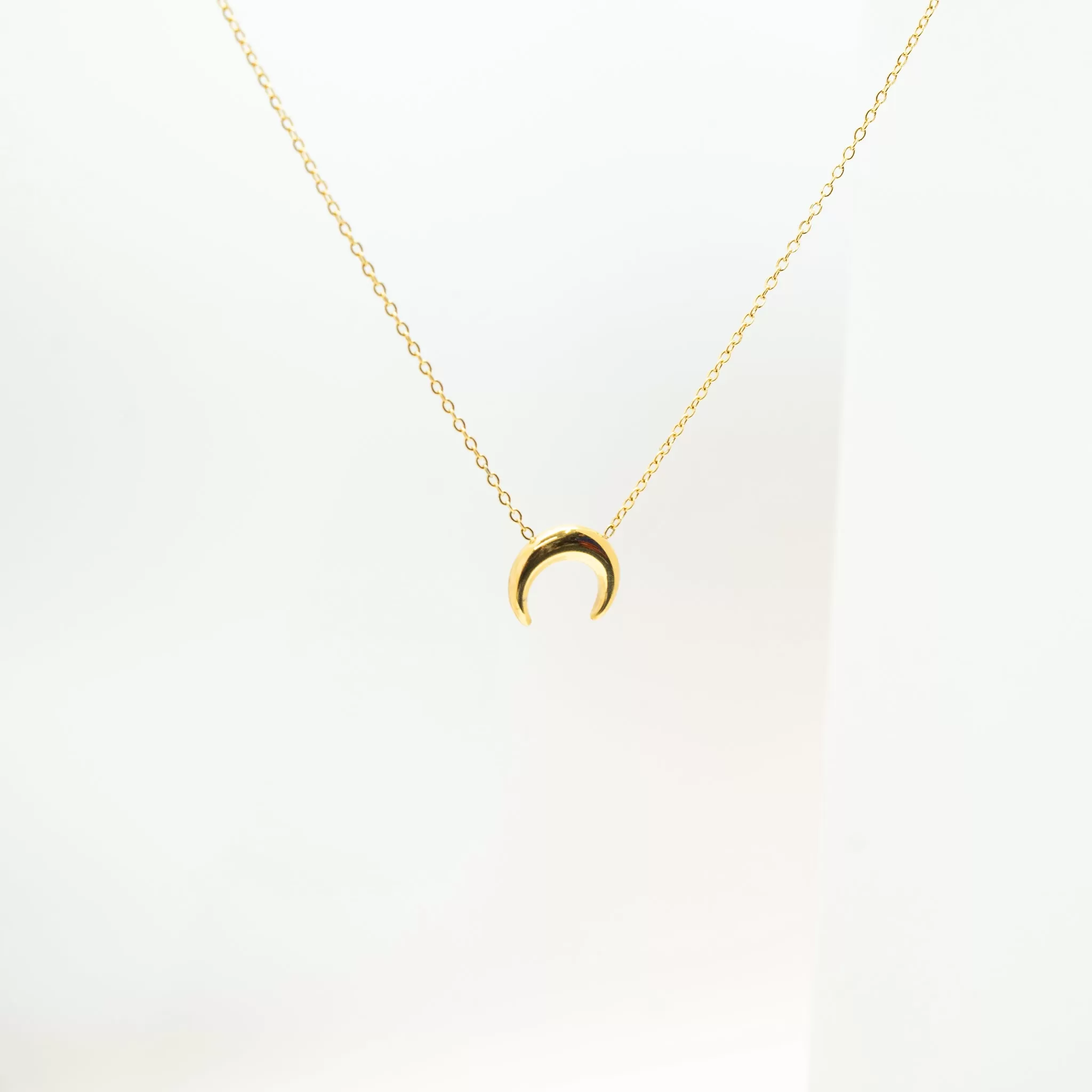 Minimal Crescent Necklace