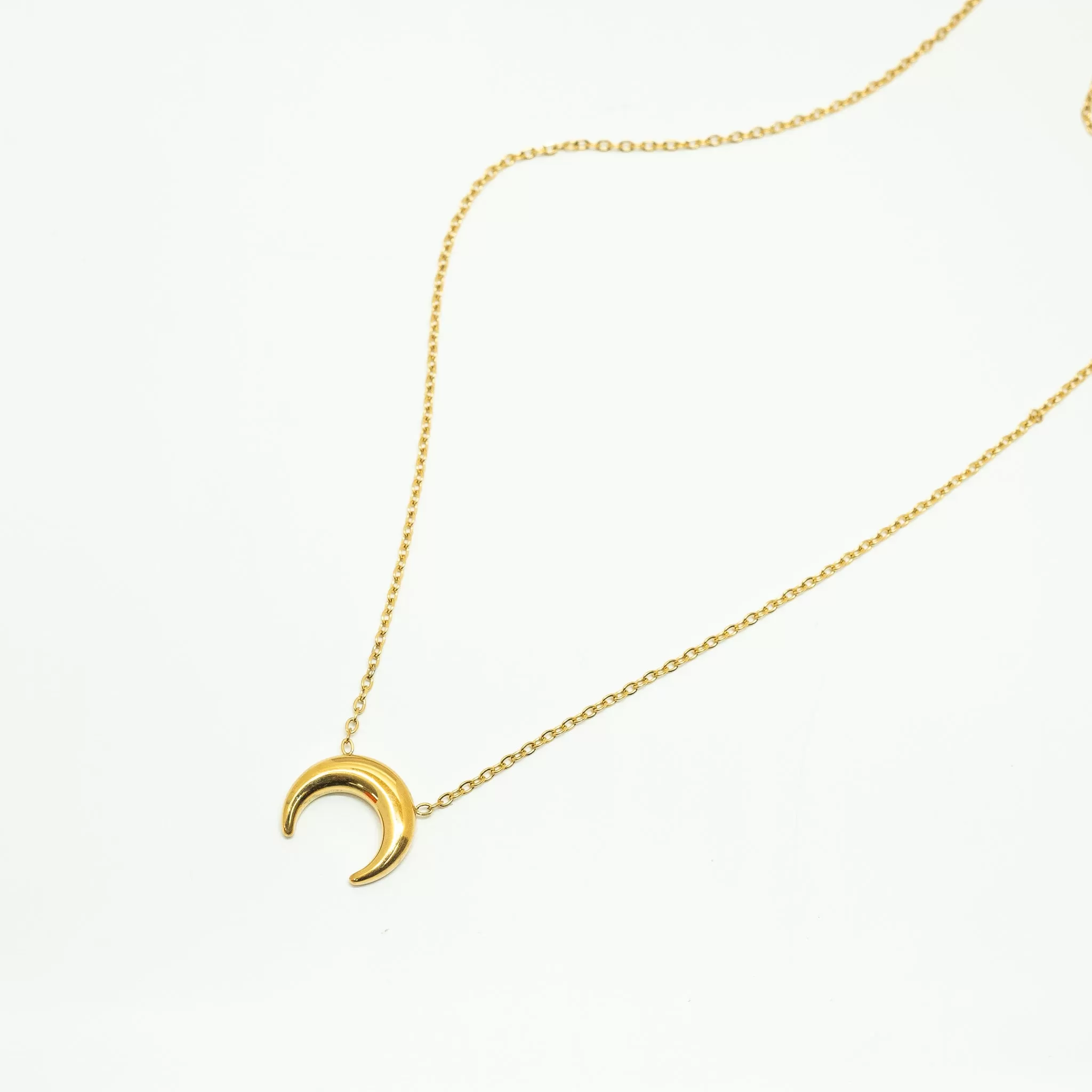 Minimal Crescent Necklace