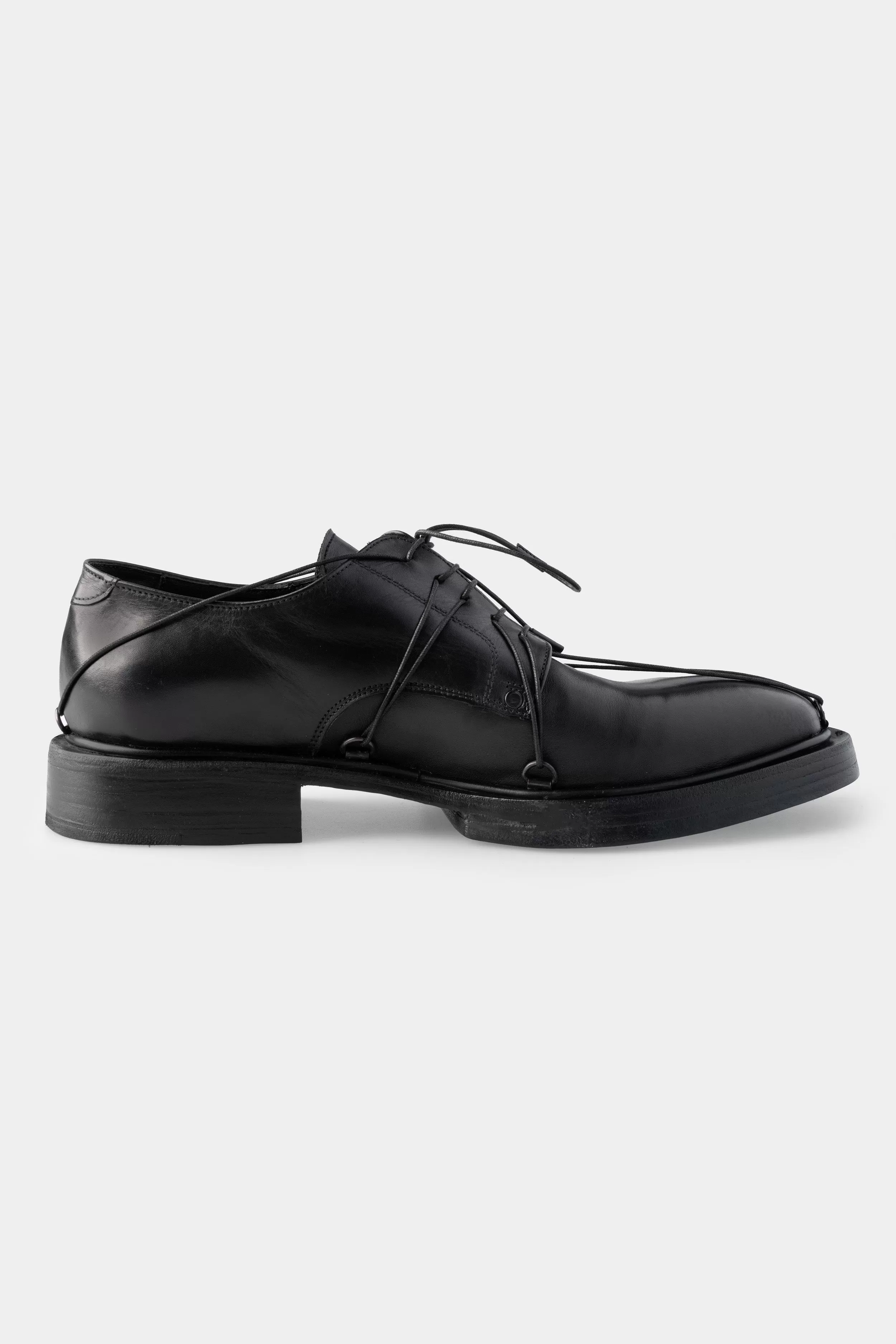 Traction oxford derbies