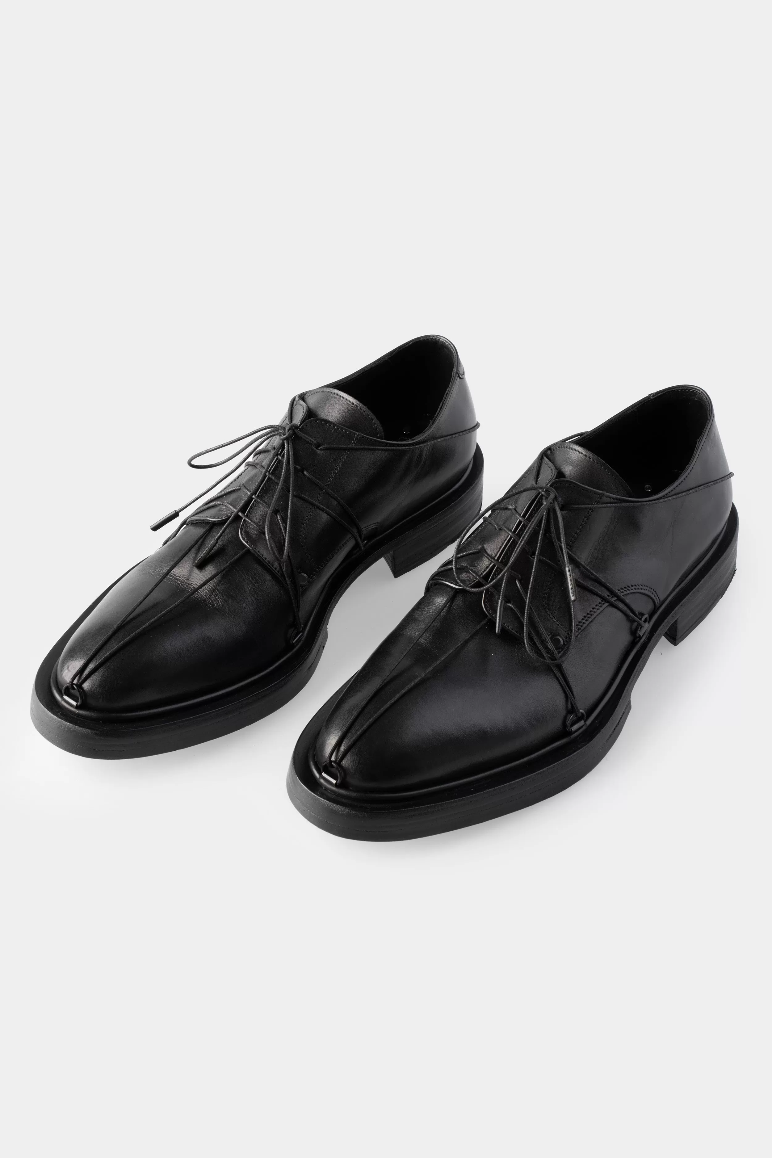 Traction oxford derbies