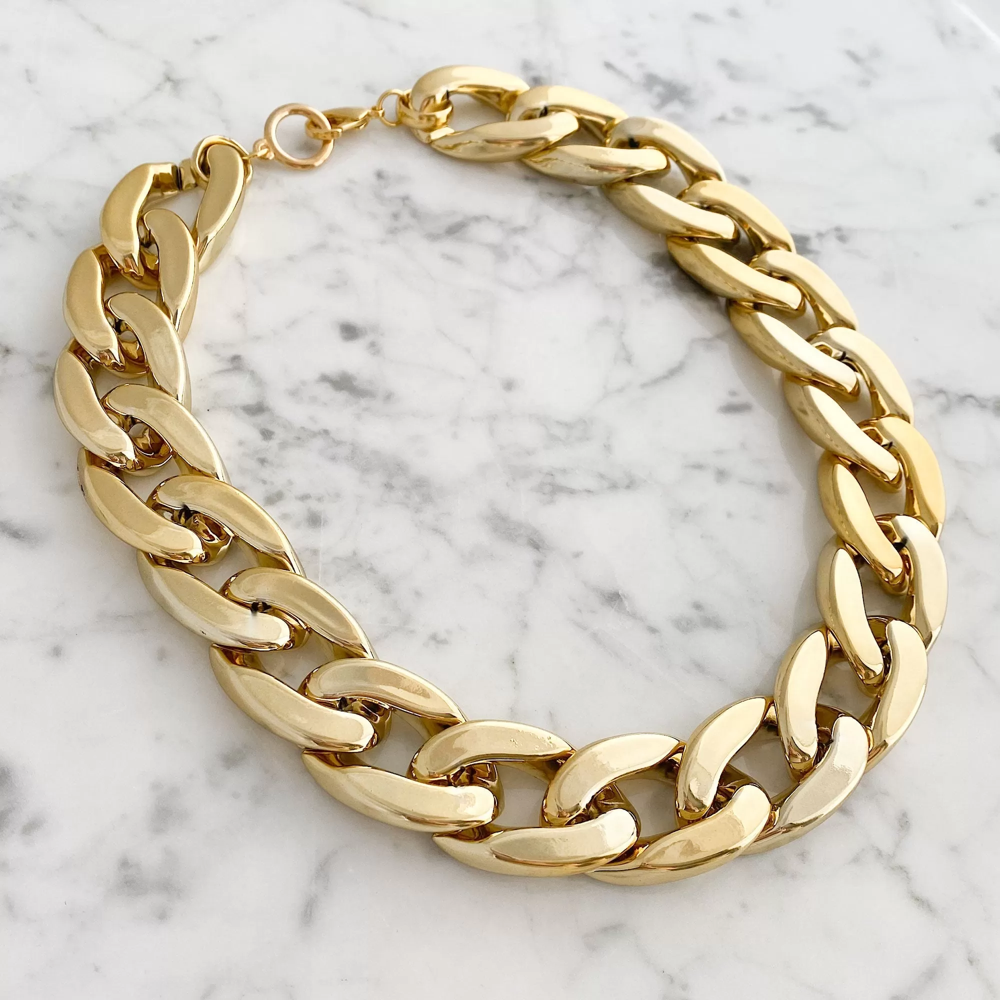 TYRA gold lightweight chunky chain necklace